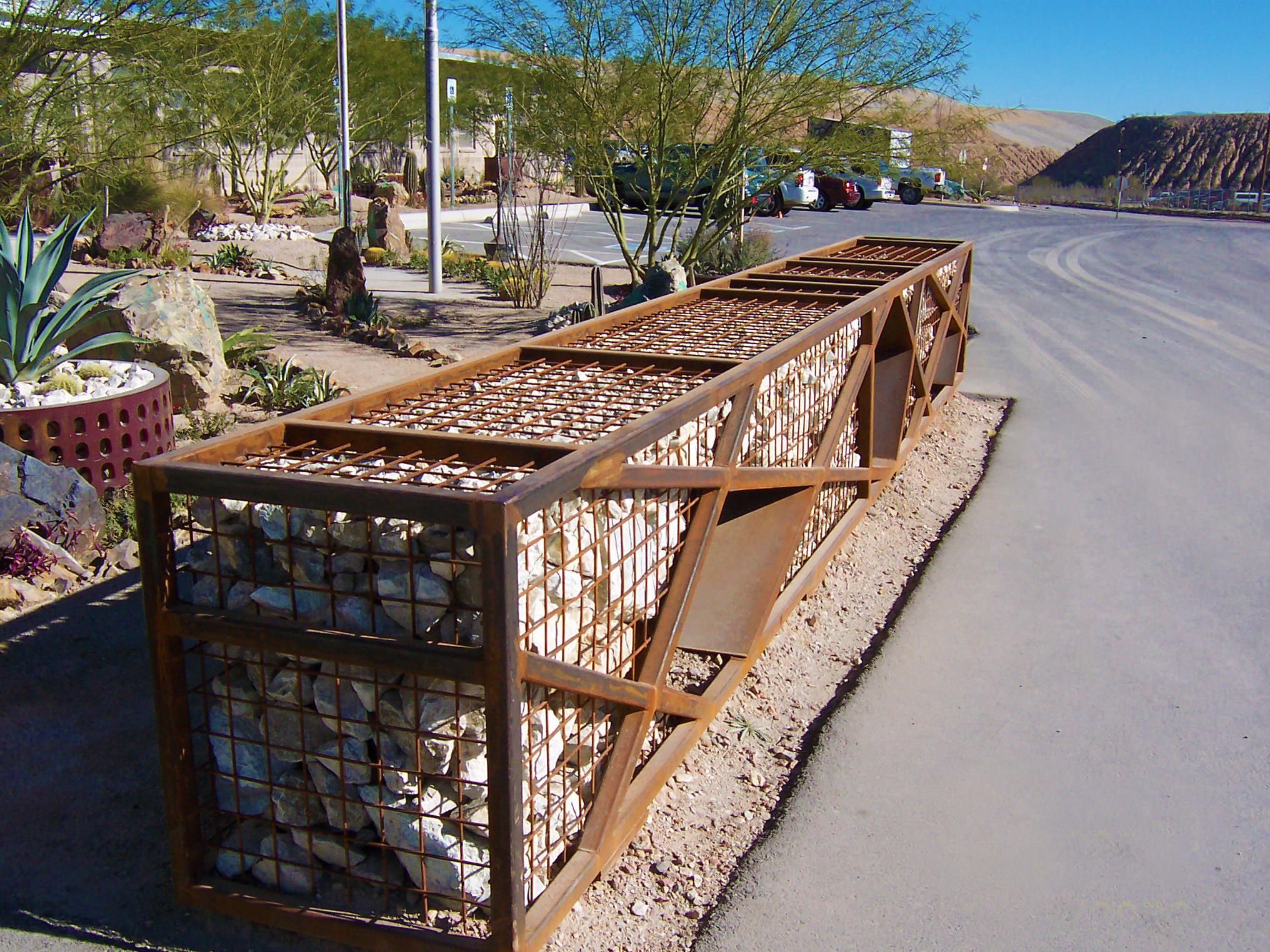 Metal Art Stone/Cage Wall